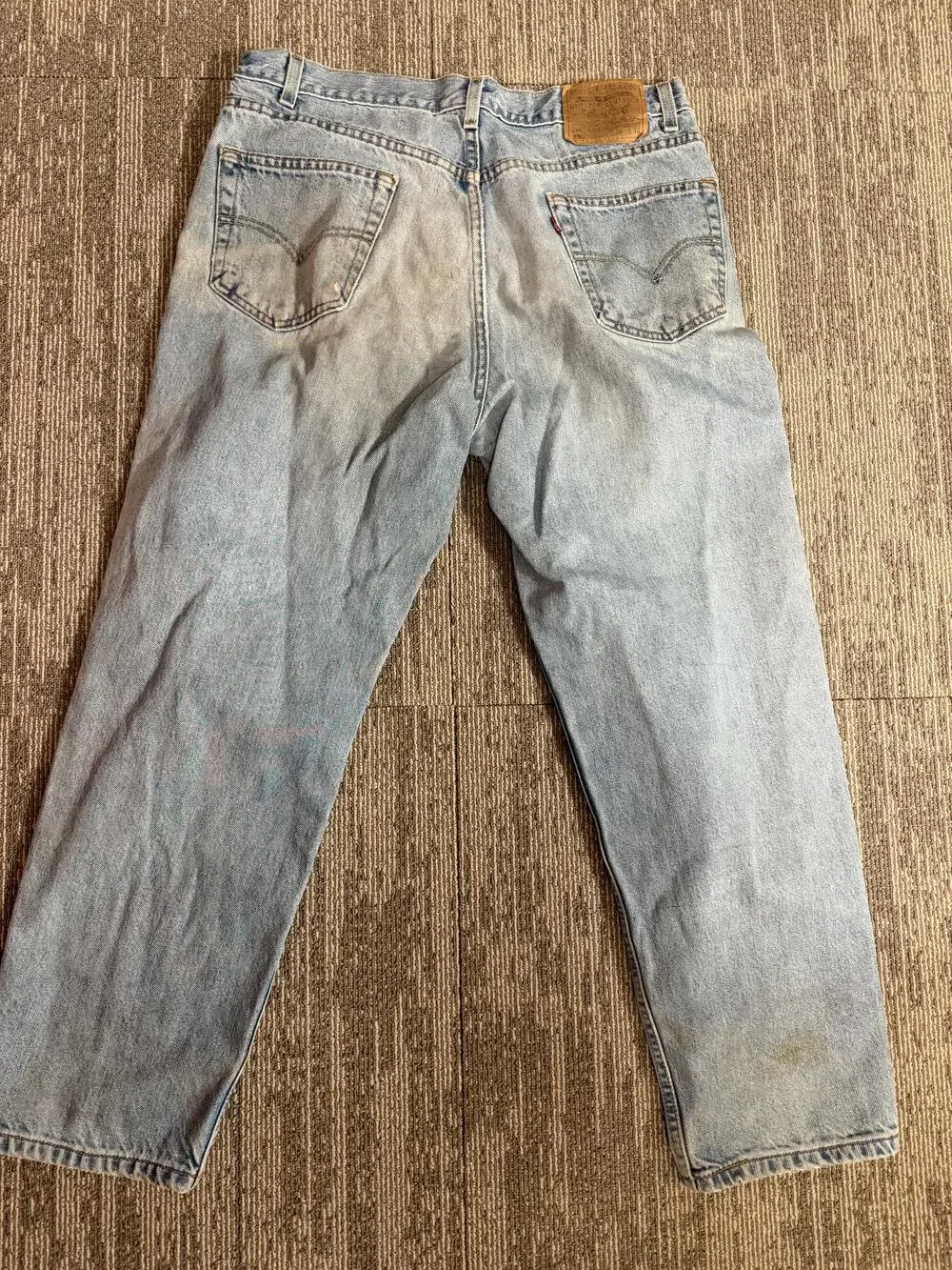 Levi's 550 Jeans Mens 36x30 Light Wash Blue Relaxed Fit Tapered Leg Classic